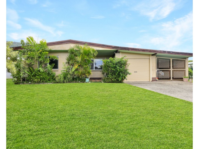 2 Dahlia Close, Mooroobool QLD 4870