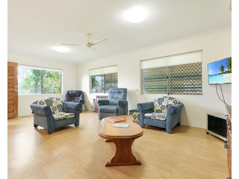 2 Dahlia Close, Mooroobool QLD 4870
