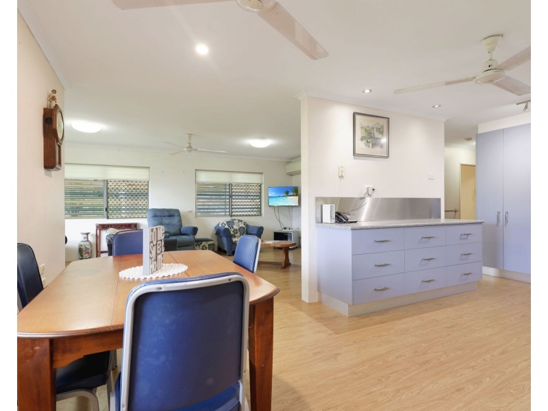 2 Dahlia Close, Mooroobool QLD 4870