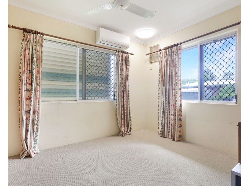 2 Dahlia Close, Mooroobool QLD 4870