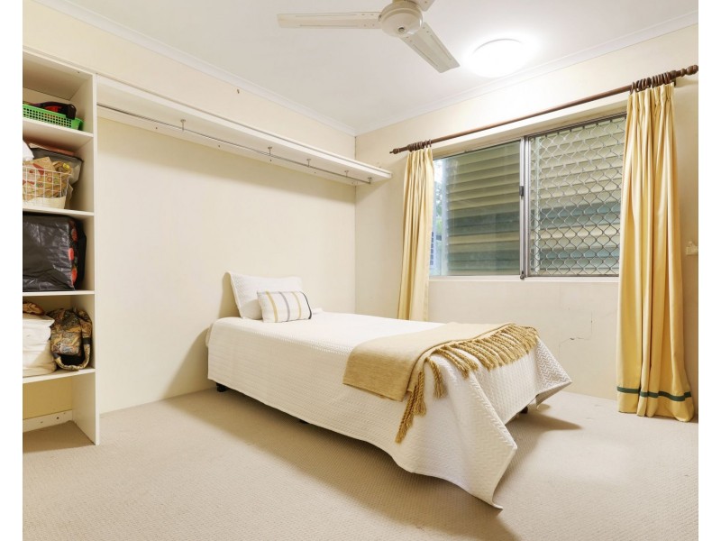 2 Dahlia Close, Mooroobool QLD 4870