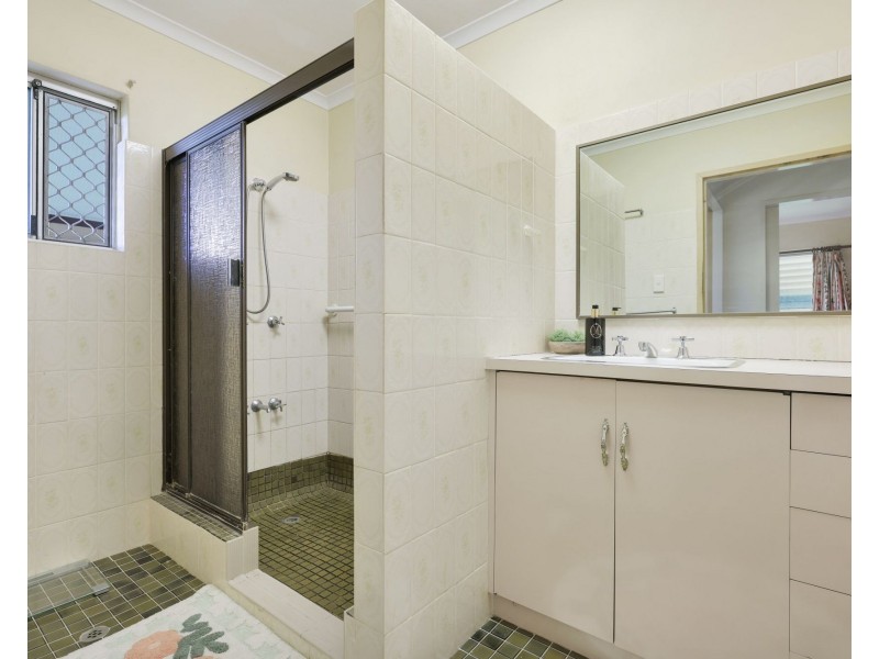 2 Dahlia Close, Mooroobool QLD 4870