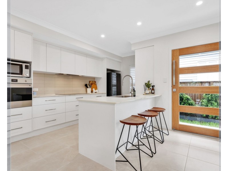 207a Greenslopes Street, Edge Hill QLD 4870