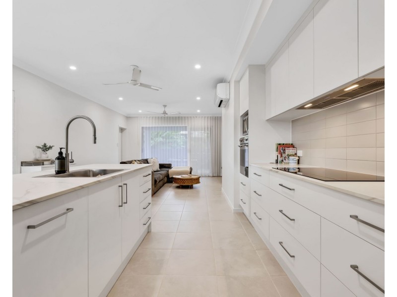 207a Greenslopes Street, Edge Hill QLD 4870