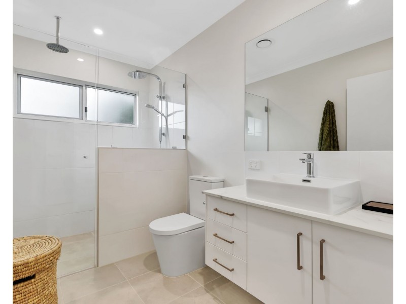 207a Greenslopes Street, Edge Hill QLD 4870