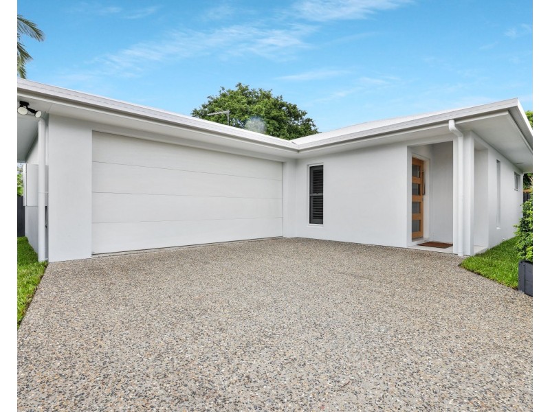 207a Greenslopes Street, Edge Hill QLD 4870