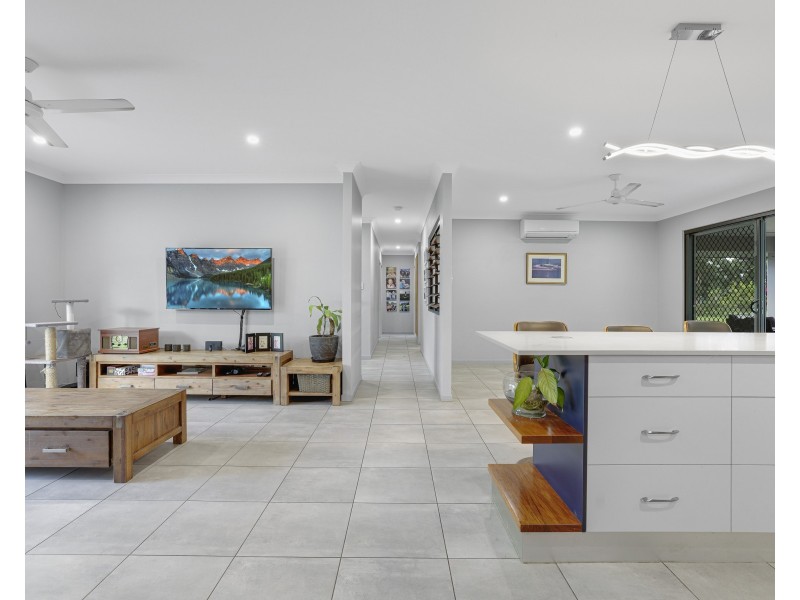 76B Giffin Road, White Rock QLD 4868