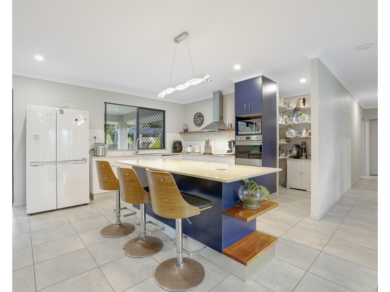 76B Giffin Road, White Rock QLD 4868