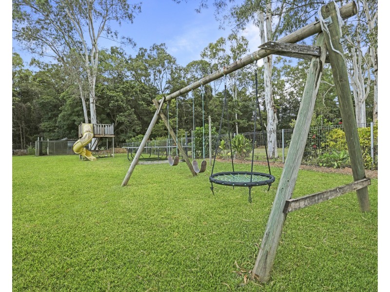 76B Giffin Road, White Rock QLD 4868