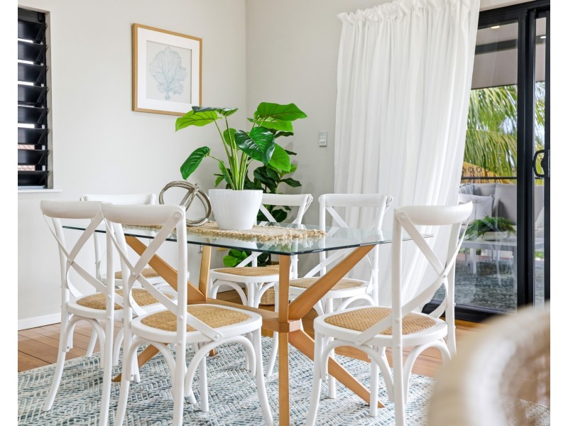 1 Torazzi Place, Mooroobool QLD 4870