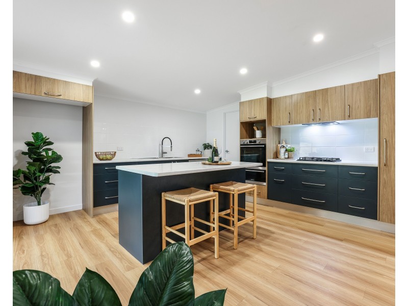 13 Woomala Street, Woree QLD 4868