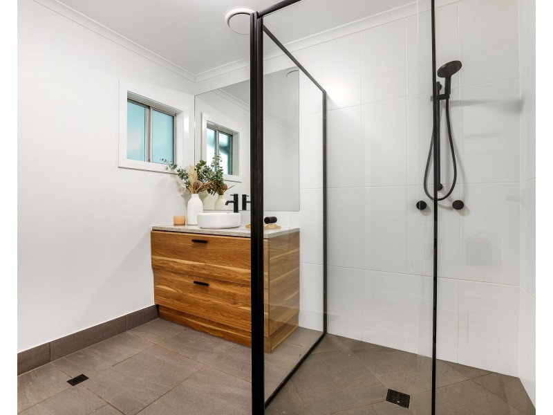 13 Woomala Street, Woree QLD 4868