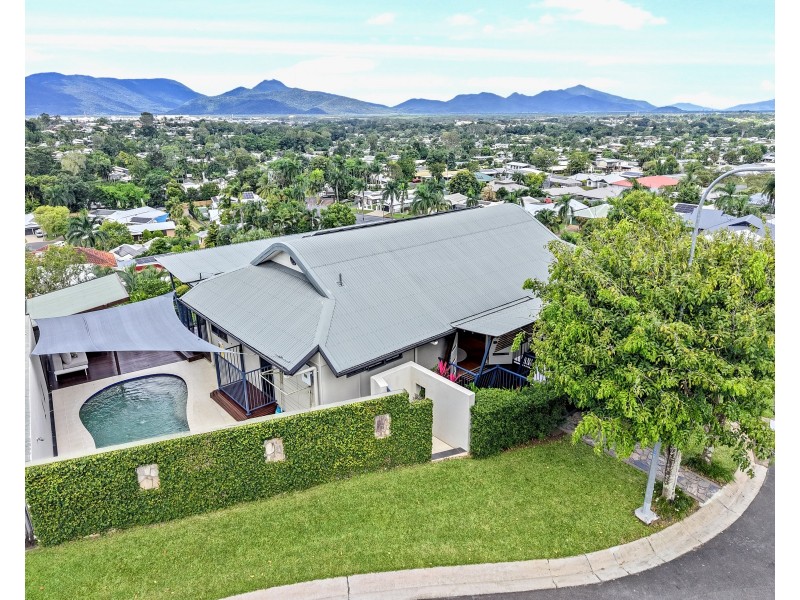 3 Hayles Close, Mooroobool QLD 4870