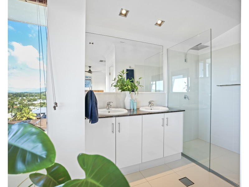 3 Hayles Close, Mooroobool QLD 4870