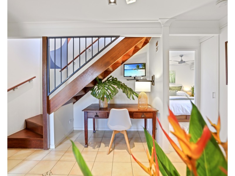 3 Hayles Close, Mooroobool QLD 4870
