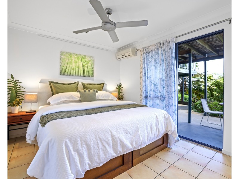3 Hayles Close, Mooroobool QLD 4870