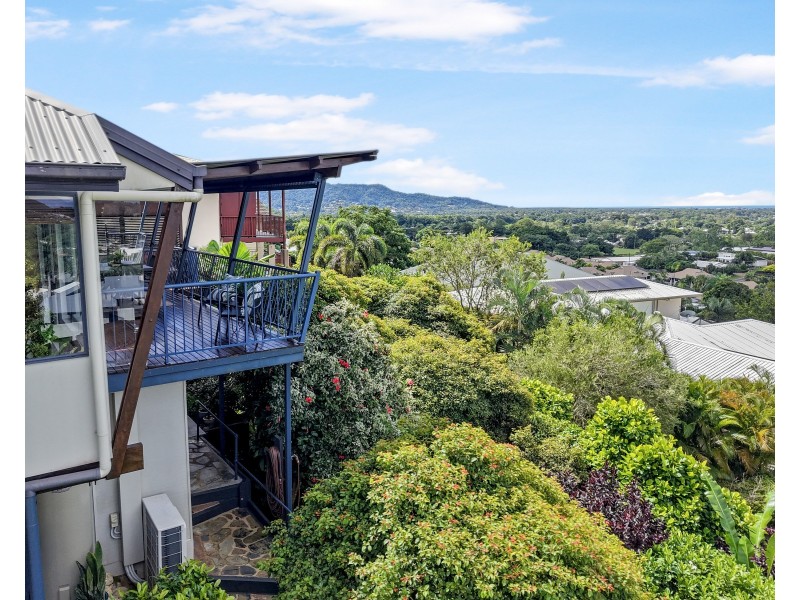 3 Hayles Close, Mooroobool QLD 4870