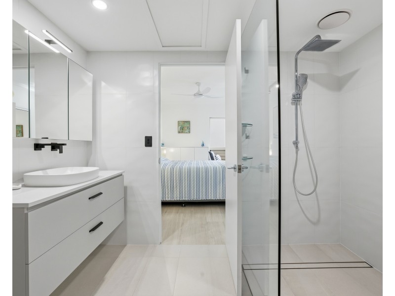 321/49-63 Williams Esplanade, Palm Cove QLD 4879