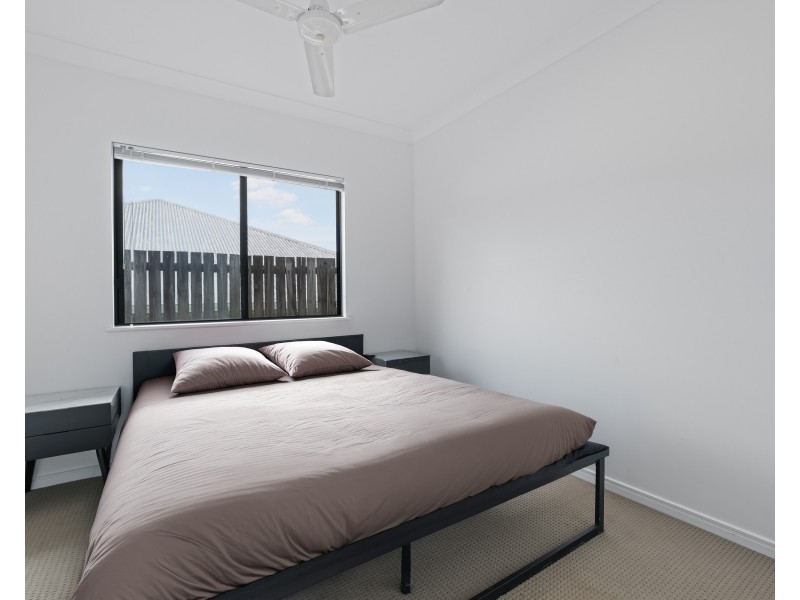 8 Hamelin Street, Bentley Park QLD 4869