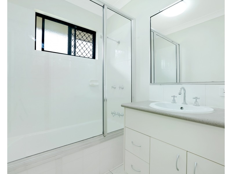 8 Timberlea Drive East, Bentley Park QLD 4869