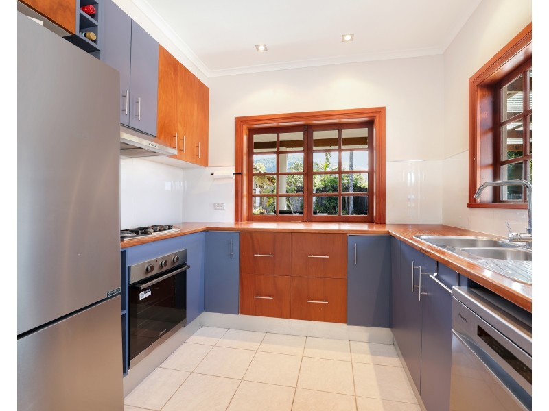 8 Matilda Close, Woree QLD 4868