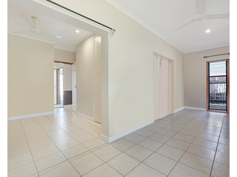 8 Matilda Close, Woree QLD 4868