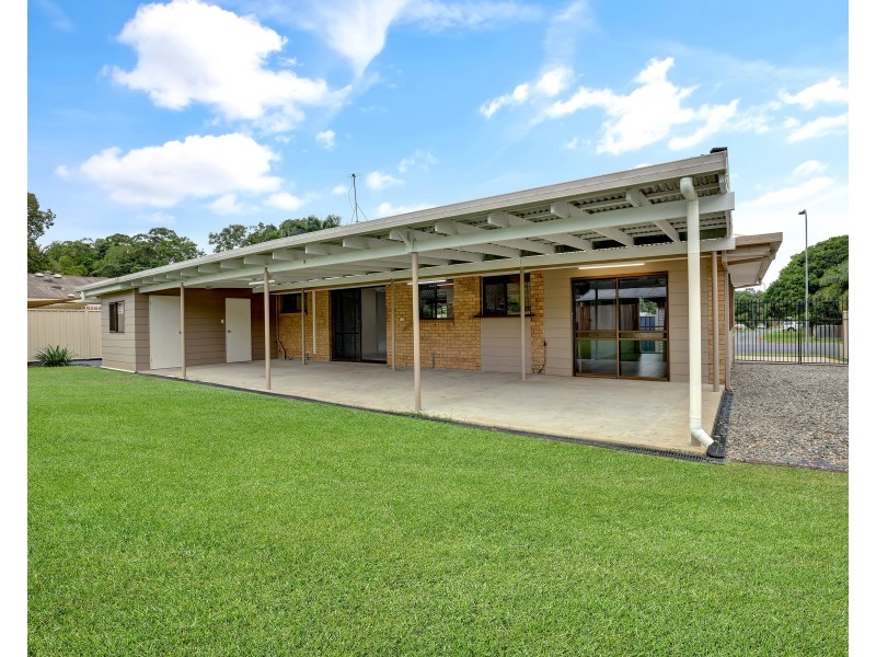 41 Mestrez Street, Mooroobool QLD 4870