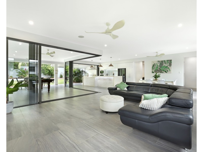 32 Iridescent Drive, Trinity Park QLD 4879