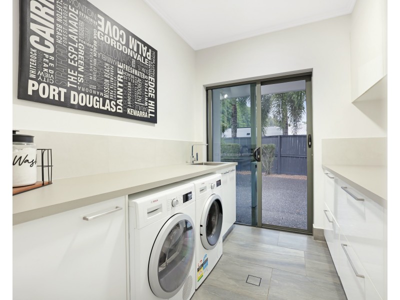 32 Iridescent Drive, Trinity Park QLD 4879