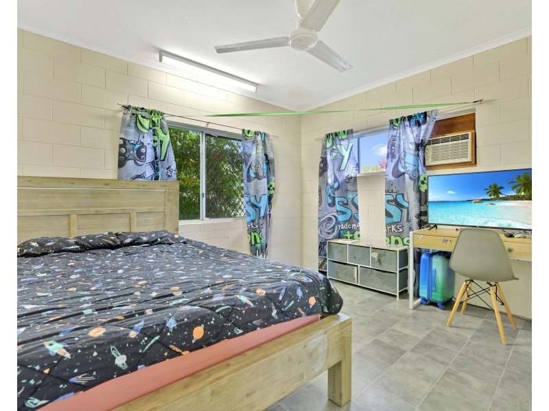24 Angela Street, Woree QLD 4868