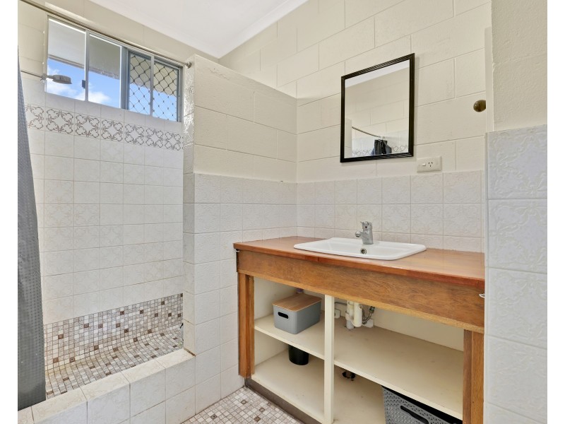 24 Angela Street, Woree QLD 4868