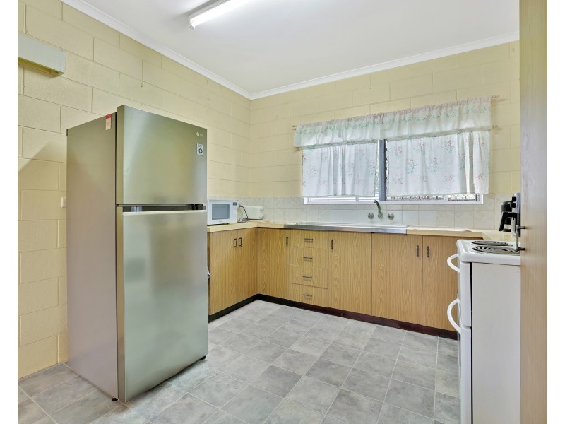 24 Angela Street, Woree QLD 4868