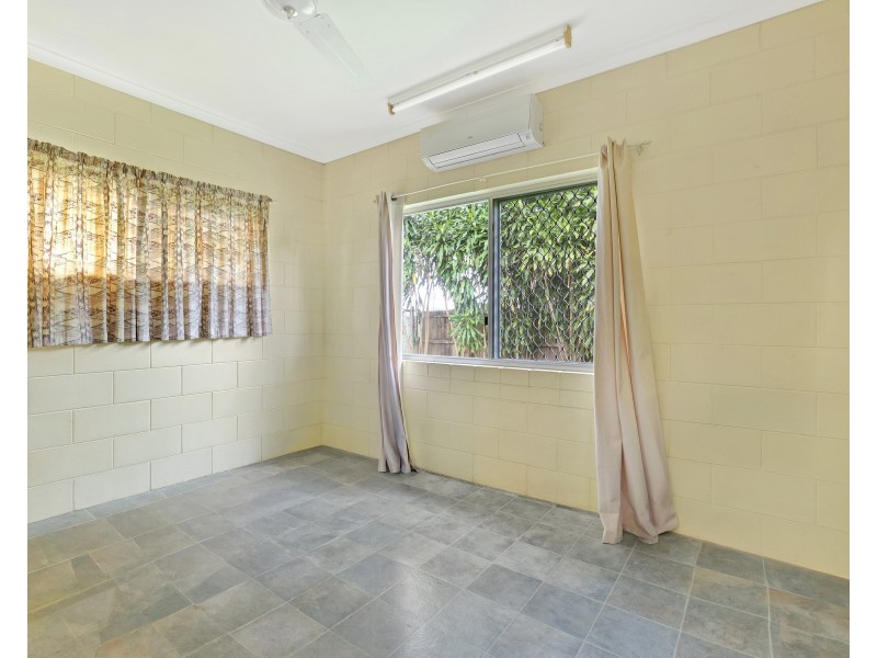 24 Angela Street, Woree QLD 4868