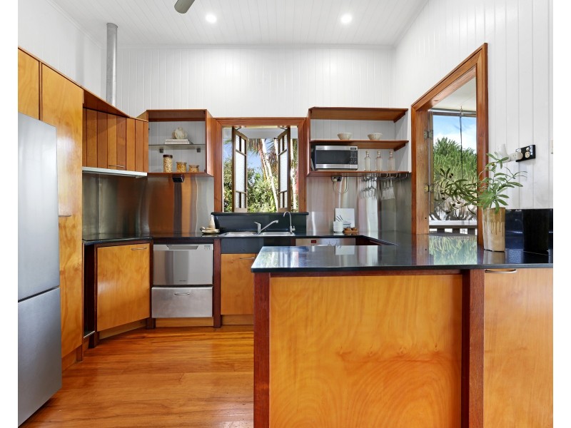 221 Woodward Street, Whitfield QLD 4870