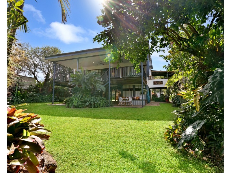 221 Woodward Street, Whitfield QLD 4870