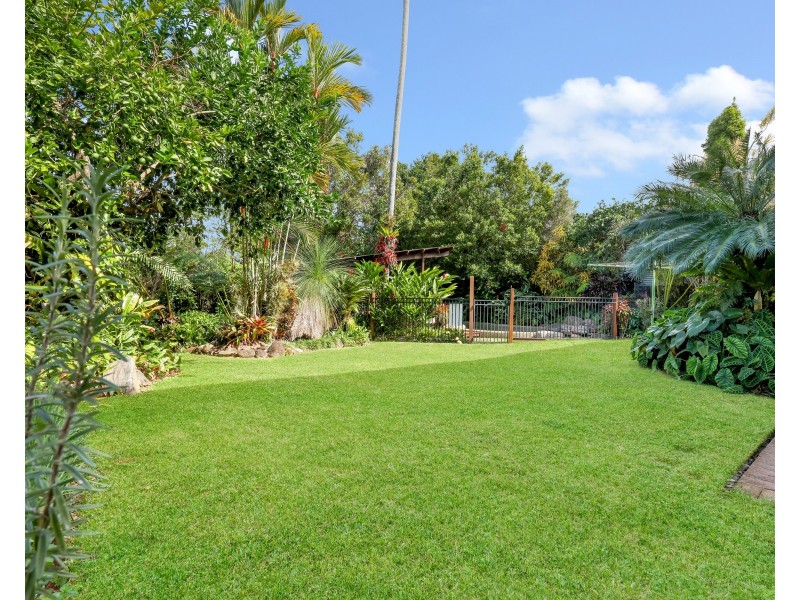 221 Woodward Street, Whitfield QLD 4870