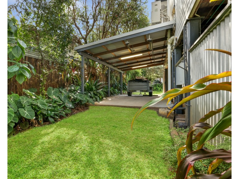 221 Woodward Street, Whitfield QLD 4870