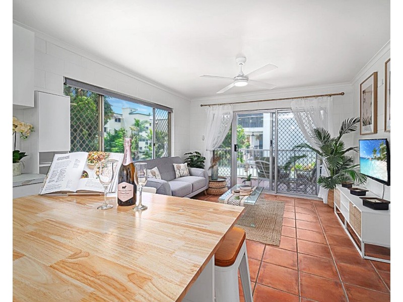 8/46 Moore Street, Trinity Beach QLD 4879