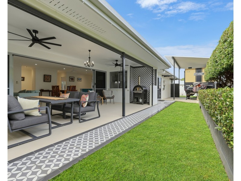 5 Byerstown Link, Trinity Park QLD 4879