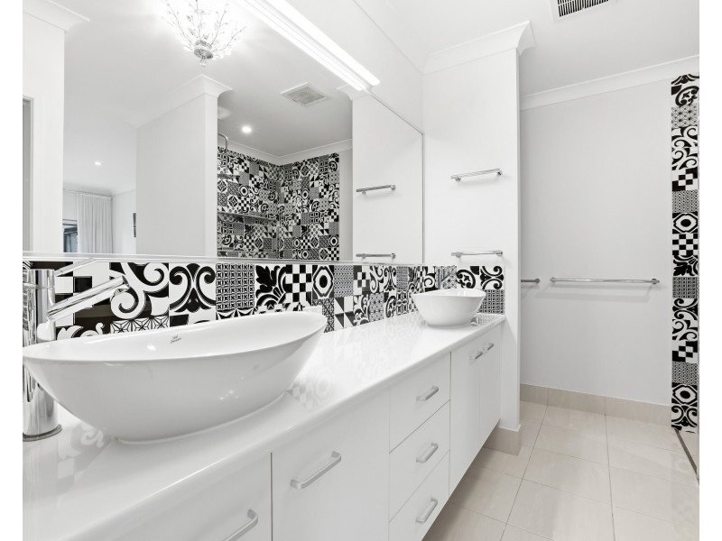 5 Byerstown Link, Trinity Park QLD 4879