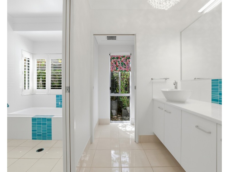5 Byerstown Link, Trinity Park QLD 4879