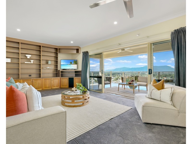31 Yellowfin Close, Kanimbla QLD 4870