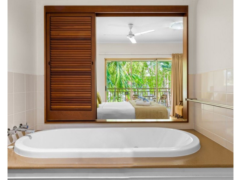 835/63 Williams Esplanade, Palm Cove QLD 4879