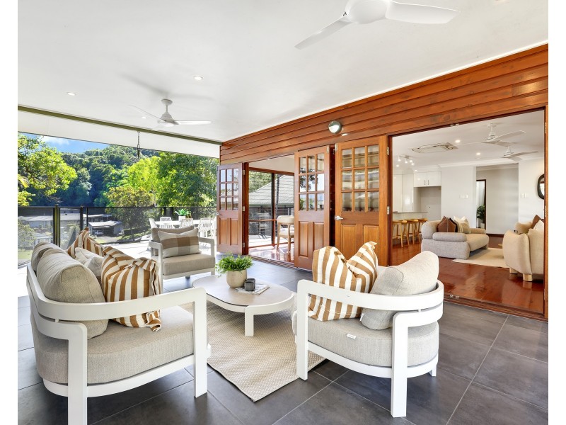 4 Donnelly Close, Brinsmead QLD 4870