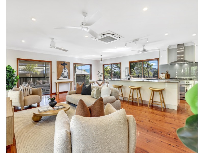 4 Donnelly Close, Brinsmead QLD 4870