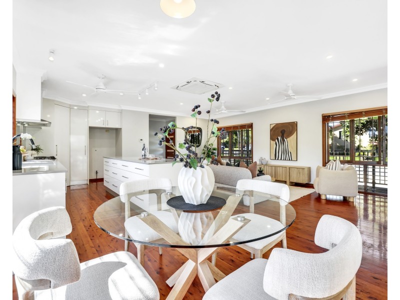 4 Donnelly Close, Brinsmead QLD 4870