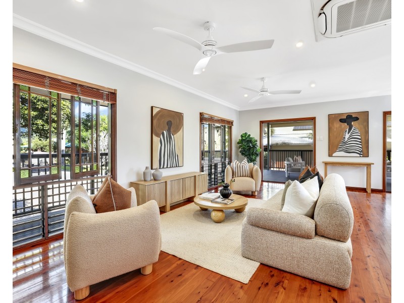 4 Donnelly Close, Brinsmead QLD 4870