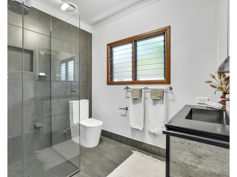 4 Donnelly Close, Brinsmead QLD 4870