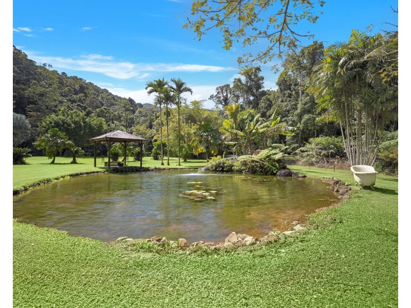 376 Kruckow Road, East Russell QLD 4861