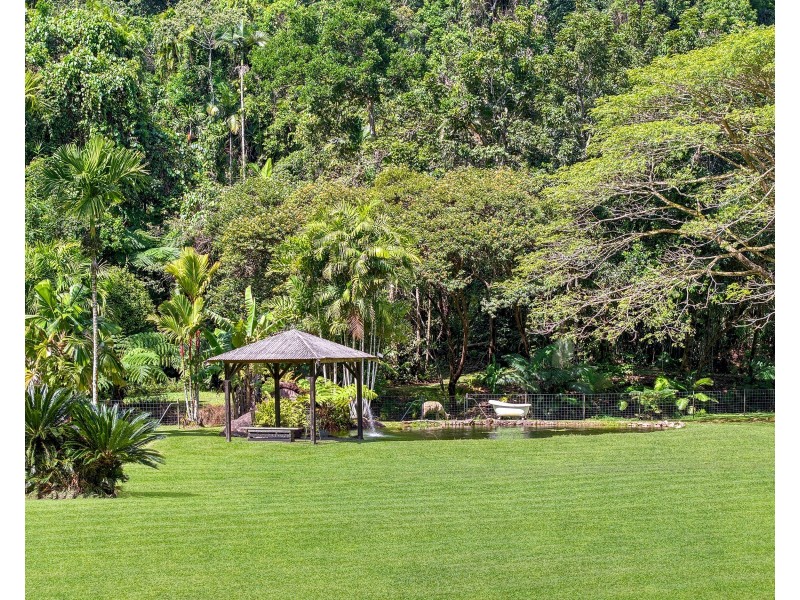 376 Kruckow Road, East Russell QLD 4861
